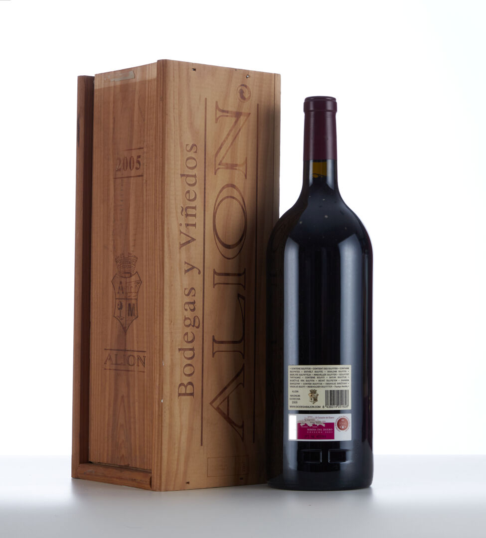 Lot 282 - vente 1070 - Grands Vins & Alcools - 2025-02-28T14:30 2 Lot 282 - vente 1070 - Grands Vins & Alcools - 2025-02-28T14:30 – Image 2