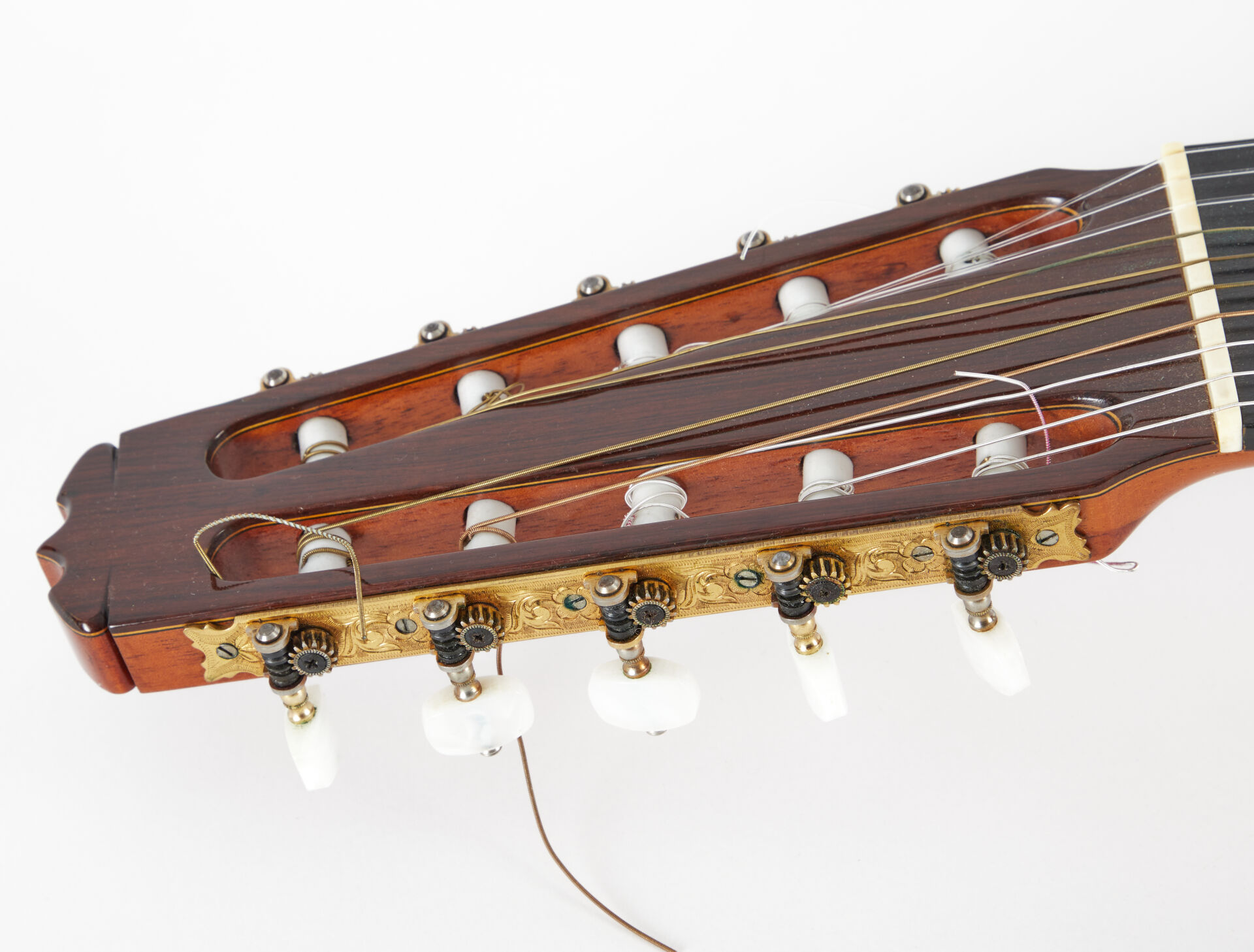 Lot 704 - vente 1140 - GUITARE "J. RAMIREZ" 1988 10 cordes… - 2025-08-09T16:00 5 Lot 704 - vente 1140 - GUITARE "J. RAMIREZ" 1988 10 cordes… - 2025-08-09T16:00 – Image 5