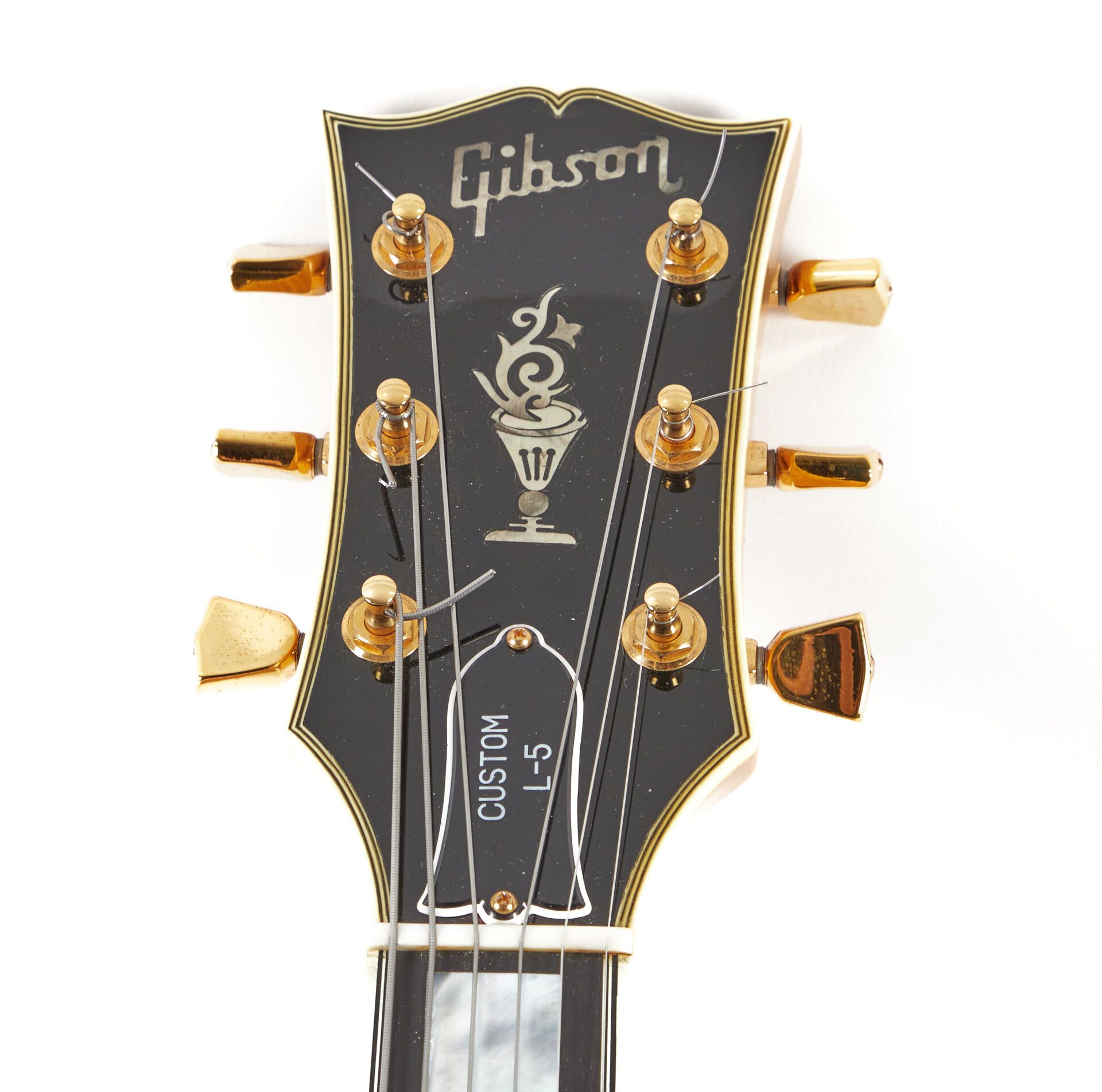 Lot 710 - vente 1140 - GUITARE "GIBSON L5" 1990… - 2025-08-09T16:00 2 Lot 710 - vente 1140 - GUITARE "GIBSON L5" 1990… - 2025-08-09T16:00 – Image 2