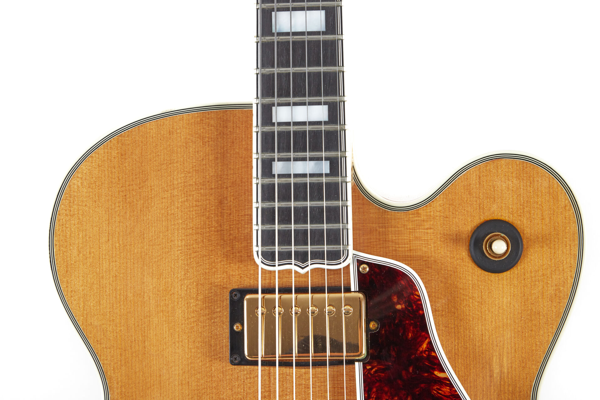 Lot 710 - vente 1140 - GUITARE "GIBSON L5" 1990… - 2025-08-09T16:00 4 Lot 710 - vente 1140 - GUITARE "GIBSON L5" 1990… - 2025-08-09T16:00 – Image 4