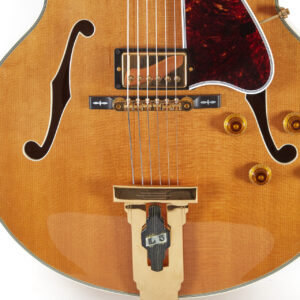 Lot 710 - vente 1140 - GUITARE "GIBSON L5" 1990… - 2025-08-09T16:00 19 956258422 9