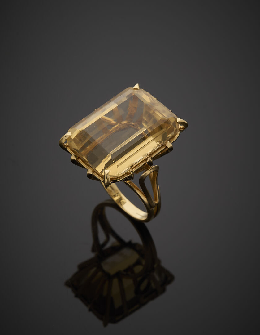 Lot 8 - vente 1142 - BAGUE en fils d'or jaune… - 2025-08-08T10:00 1 Lot 8 - vente 1142 - BAGUE en fils d'or jaune… - 2025-08-08T10:00