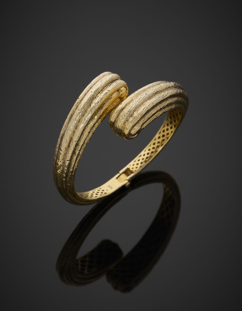 Lot 51 - vente 1142 - BRACELET rigide ouvrant en vermeil… - 2025-08-08T10:00 1 Lot 51 - vente 1142 - BRACELET rigide ouvrant en vermeil… - 2025-08-08T10:00
