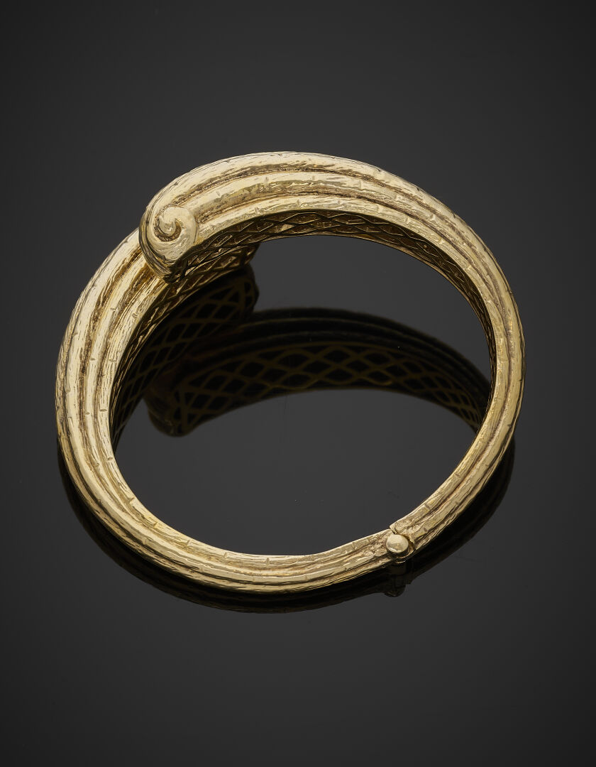 Lot 51 - vente 1142 - BRACELET rigide ouvrant en vermeil… - 2025-08-08T10:00 2 Lot 51 - vente 1142 - BRACELET rigide ouvrant en vermeil… - 2025-08-08T10:00 – Image 2