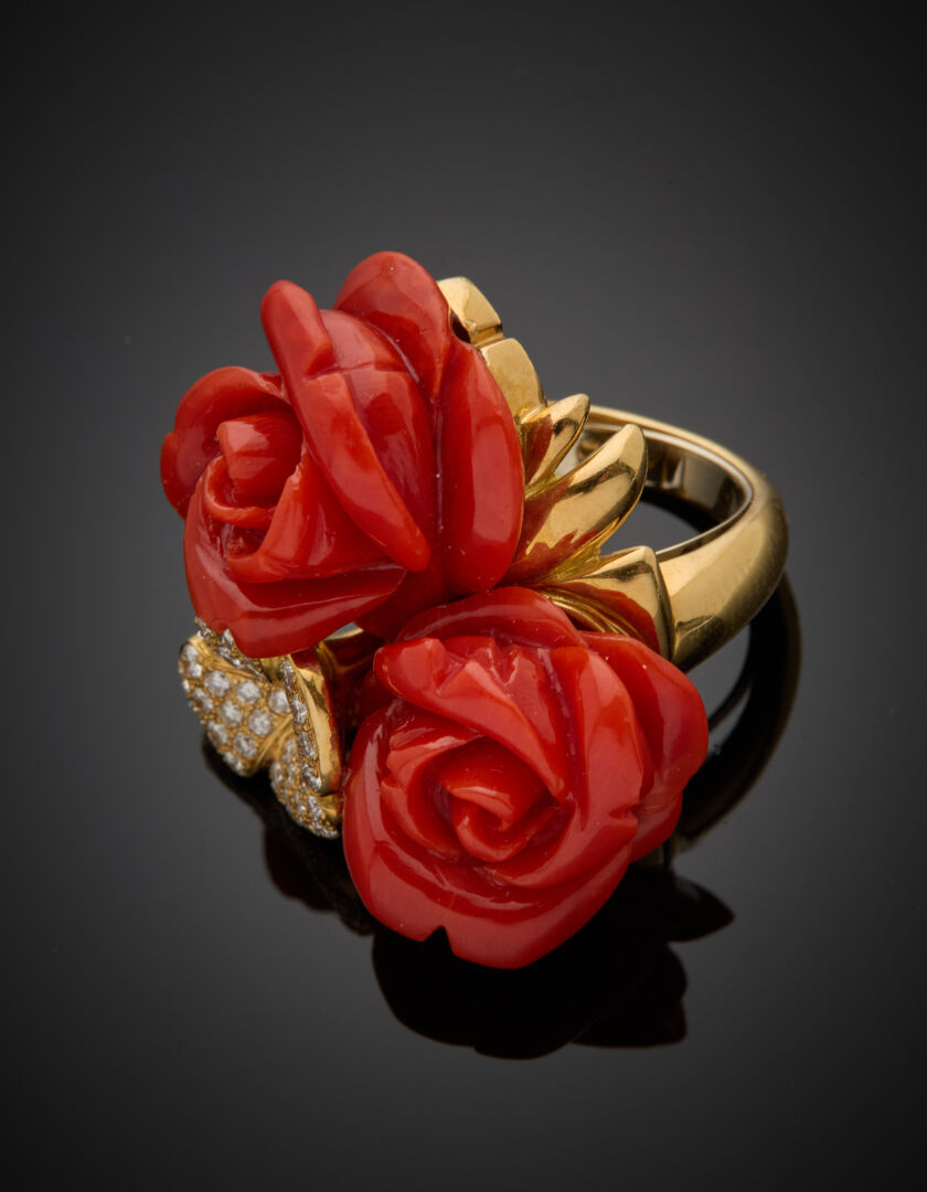 Lot 573 - vente 1142 - Importante BAGUE "deux roses" en… - 2025-08-08T10:00 3 Lot 573 - vente 1142 - Importante BAGUE "deux roses" en… - 2025-08-08T10:00 – Image 3