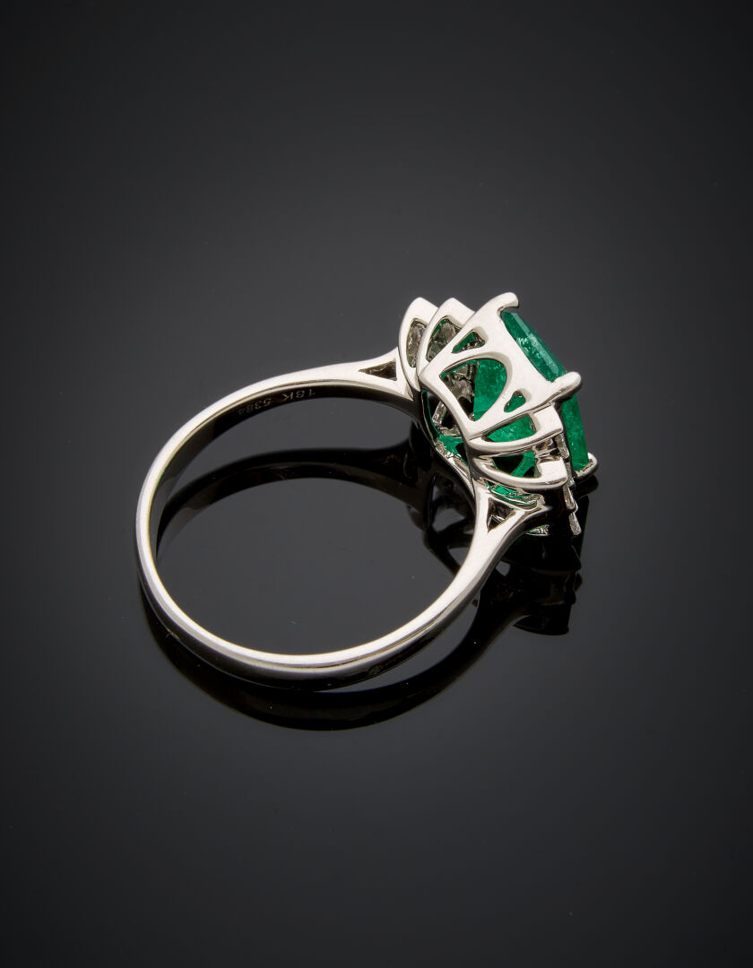 Lot 548 - vente 1142 - BAGUE en or gris (750‰)… - 2025-08-08T10:00 3 Lot 548 - vente 1142 - BAGUE en or gris (750‰)… - 2025-08-08T10:00 – Image 3