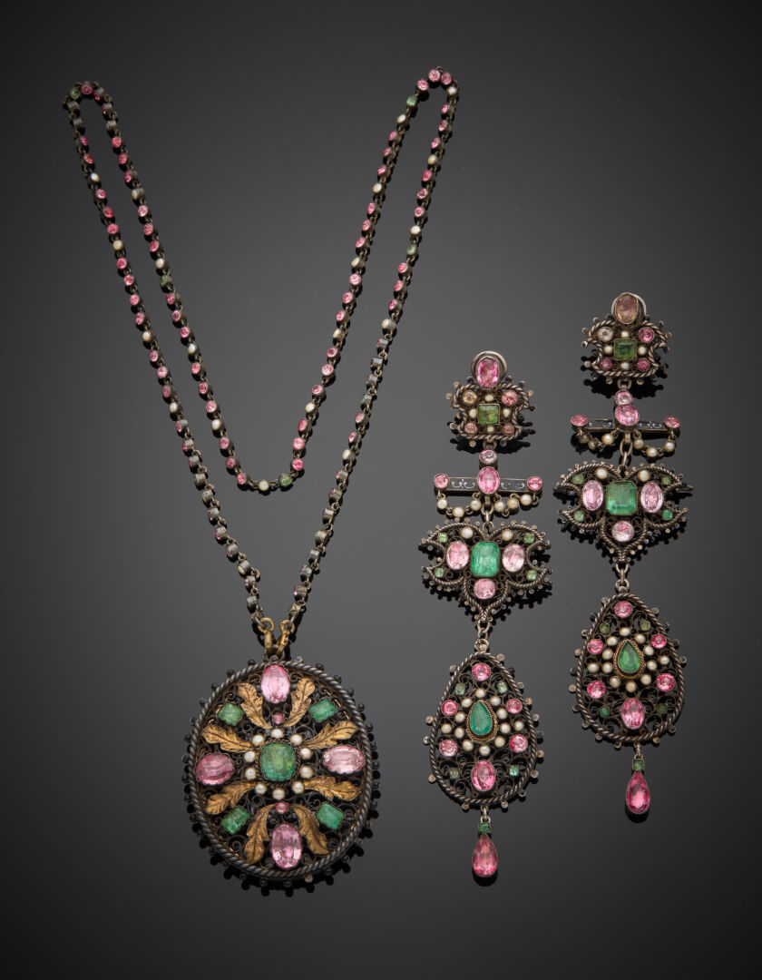 Lot 375 - vente 1142 - Importante DEMI-PARURE comprenant un COLLIER… - 2025-08-08T10:00 1 Lot 375 - vente 1142 - Importante DEMI-PARURE comprenant un COLLIER… - 2025-08-08T10:00