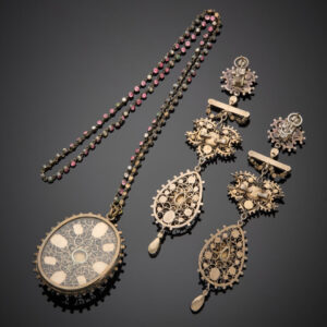 Lot 375 - vente 1142 - Importante DEMI-PARURE comprenant un COLLIER… - 2025-08-08T10:00 3 233119674 2
