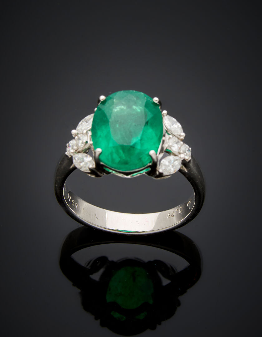 Lot 544 - vente 1142 - BAGUE en or gris (750‰)… - 2025-08-08T10:00 2 Lot 544 - vente 1142 - BAGUE en or gris (750‰)… - 2025-08-08T10:00 – Image 2