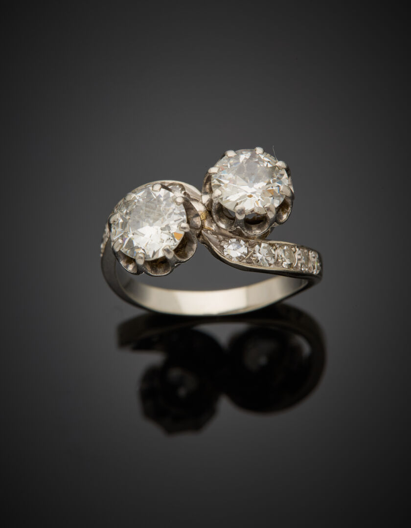 Lot 369 - vente 1142 - BAGUE "toi & moi" en… - 2025-08-08T10:00 1 Lot 369 - vente 1142 - BAGUE "toi & moi" en… - 2025-08-08T10:00