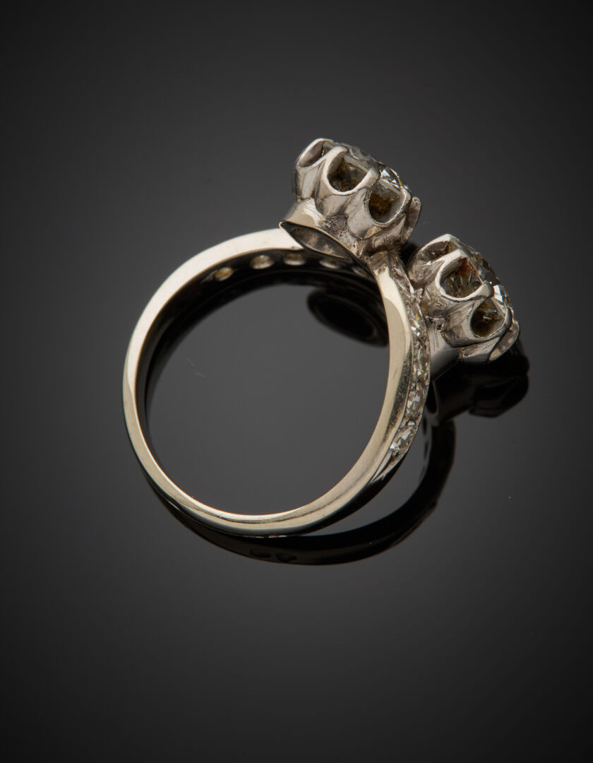 Lot 369 - vente 1142 - BAGUE "toi & moi" en… - 2025-08-08T10:00 3 Lot 369 - vente 1142 - BAGUE "toi & moi" en… - 2025-08-08T10:00 – Image 3