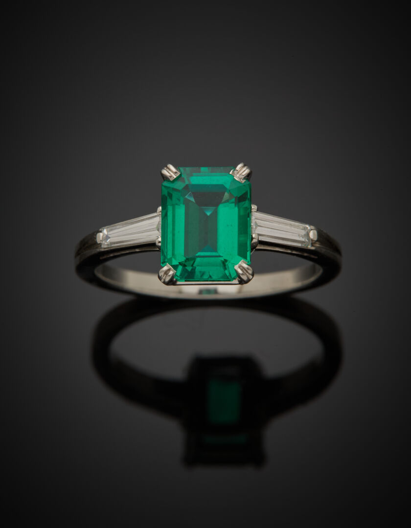 Lot 399 - vente 1142 - BAGUE en platine (min. 800‰)… - 2025-08-08T10:00 1 Lot 399 - vente 1142 - BAGUE en platine (min. 800‰)… - 2025-08-08T10:00