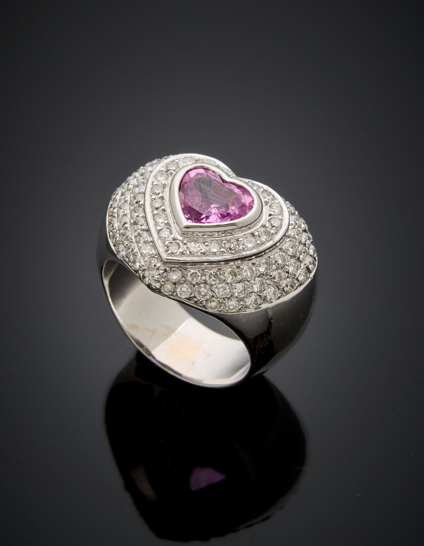 Lot 546 - vente 1142 - Important BAGUE "cœur" en or… - 2025-08-08T10:00 1 Lot 546 - vente 1142 - Important BAGUE "cœur" en or… - 2025-08-08T10:00