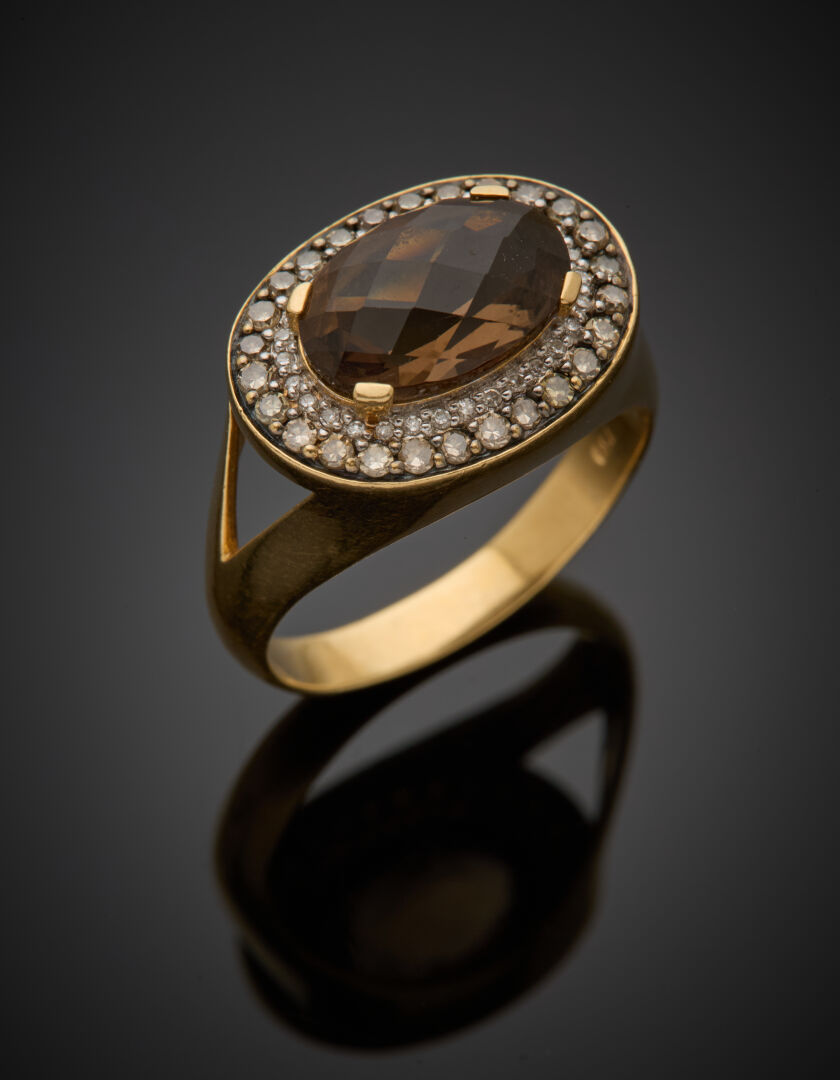 Lot 523 - vente 1142 - BAGUE ovale en or jaune… - 2025-08-08T10:00 2 Lot 523 - vente 1142 - BAGUE ovale en or jaune… - 2025-08-08T10:00 – Image 2