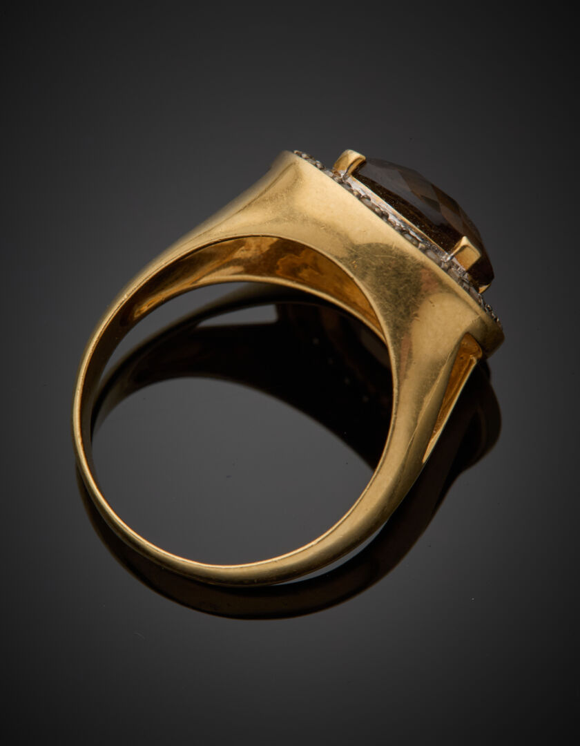 Lot 523 - vente 1142 - BAGUE ovale en or jaune… - 2025-08-08T10:00 3 Lot 523 - vente 1142 - BAGUE ovale en or jaune… - 2025-08-08T10:00 – Image 3