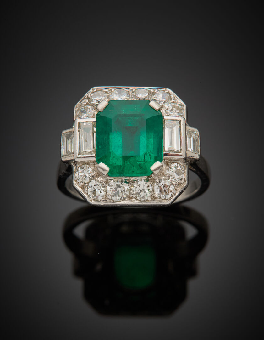 Lot 501 - vente 1142 - BAGUE géométrique en platine (950‰)… - 2025-08-08T10:00 1 Lot 501 - vente 1142 - BAGUE géométrique en platine (950‰)… - 2025-08-08T10:00