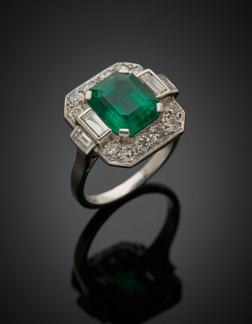 Lot 501 - vente 1142 - BAGUE géométrique en platine (950‰)… - 2025-08-08T10:00 2 Lot 501 - vente 1142 - BAGUE géométrique en platine (950‰)… - 2025-08-08T10:00 – Image 2