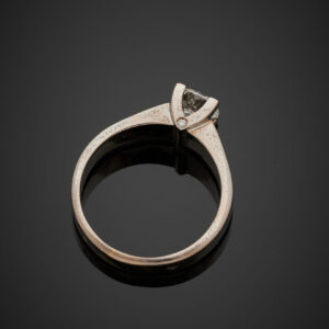 Lot 437 - vente 1142 - BAGUE solitaire "jonc plat" en… - 2025-08-08T10:00 3 1589691672 2