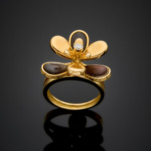 Lot 487 - vente 1142 - BAGUE "fleur" en or jaune… - 2025-08-08T10:00 4 2036081558 2