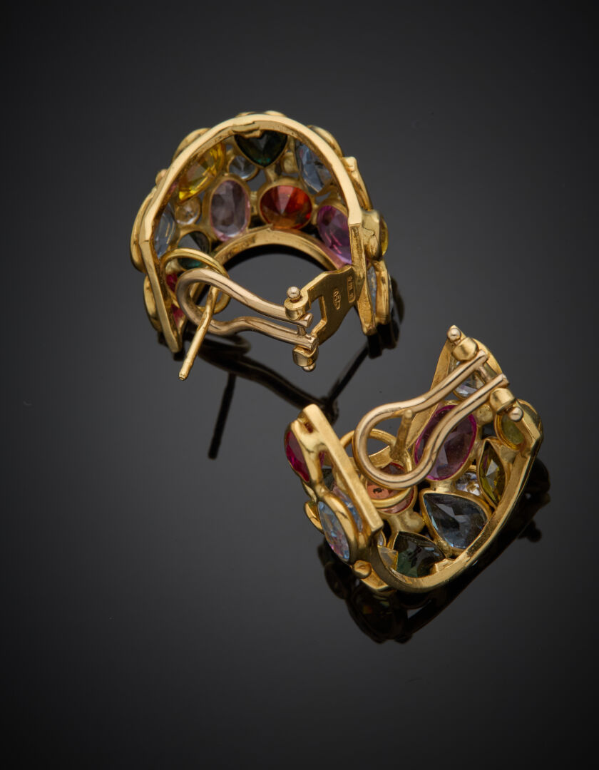 Lot 294 - vente 1142 - Paire de BOUCLES d'OREILLES "tutti… - 2025-08-08T10:00 2 Lot 294 - vente 1142 - Paire de BOUCLES d'OREILLES "tutti… - 2025-08-08T10:00 – Image 2