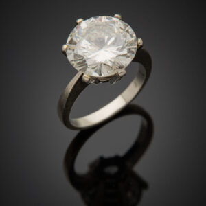 Lot 410 - vente 1142 - BAGUE solitaire en platine (min.… - 2025-08-08T10:00 4 327075573 2