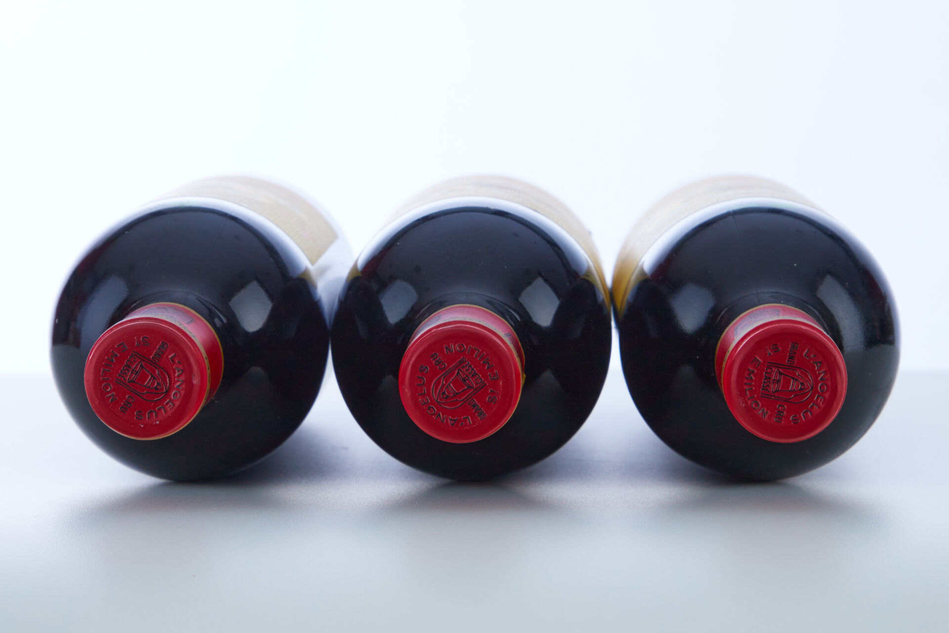 Lot 1237 - vente 1143 - 3 Bouteilles CHÂTEAU L'ANGELUS - 1988… - 2025-08-10T14:30 2 Lot 1237 - vente 1143 - 3 Bouteilles CHÂTEAU L'ANGELUS - 1988… - 2025-08-10T14:30 – Image 2