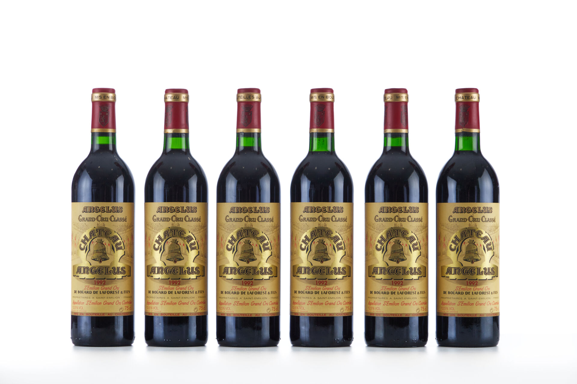 Lot 1238 - vente 1143 - 6 Bouteilles CHÂTEAU ANGELUS - 1992… - 2025-08-10T14:30 1 Lot 1238 - vente 1143 - 6 Bouteilles CHÂTEAU ANGELUS - 1992… - 2025-08-10T14:30