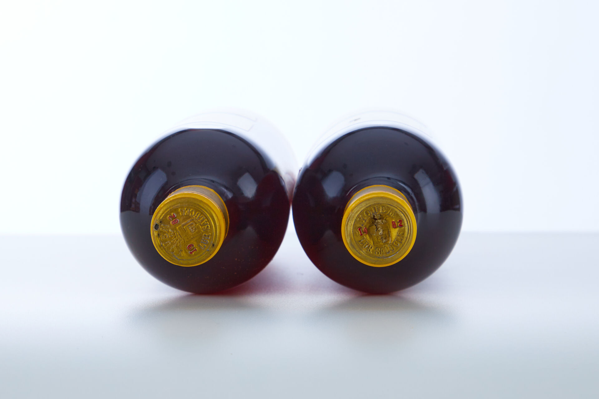 Lot 1034 - vente 1143 - 2 Bouteilles CHÂTEAU D'YQUEM - 1982… - 2025-08-10T14:30 2 Lot 1034 - vente 1143 - 2 Bouteilles CHÂTEAU D'YQUEM - 1982… - 2025-08-10T14:30 – Image 2