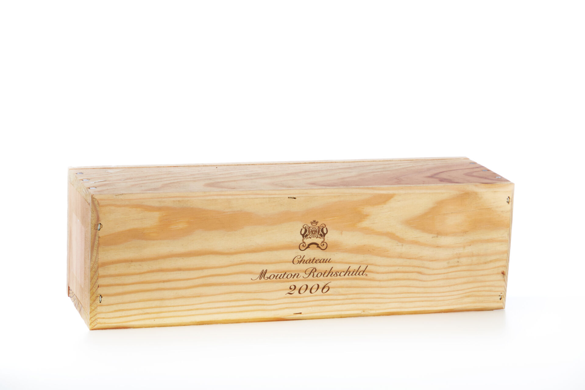 Lot 1070 - vente 1143 - 1 Bouteille CHÂTEAU MOUTON ROTHSCHILD - 2006… - 2025-08-10T14:30 1 Lot 1070 - vente 1143 - 1 Bouteille CHÂTEAU MOUTON ROTHSCHILD - 2006… - 2025-08-10T14:30