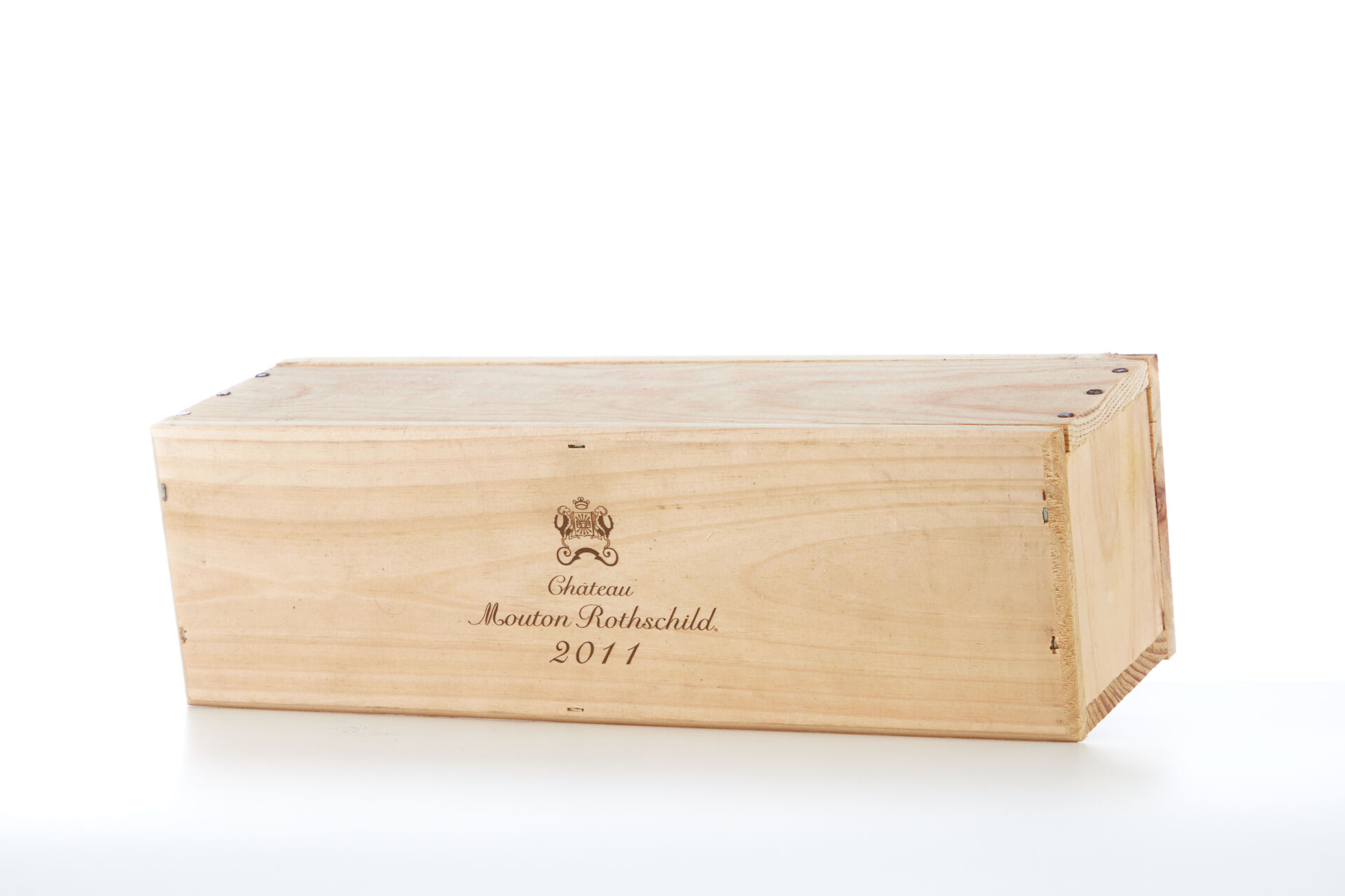 Lot 1079 - vente 1143 - 1 Bouteille CHÂTEAU MOUTON ROTHSCHILD - 2011… - 2025-08-10T14:30 1 Lot 1079 - vente 1143 - 1 Bouteille CHÂTEAU MOUTON ROTHSCHILD - 2011… - 2025-08-10T14:30