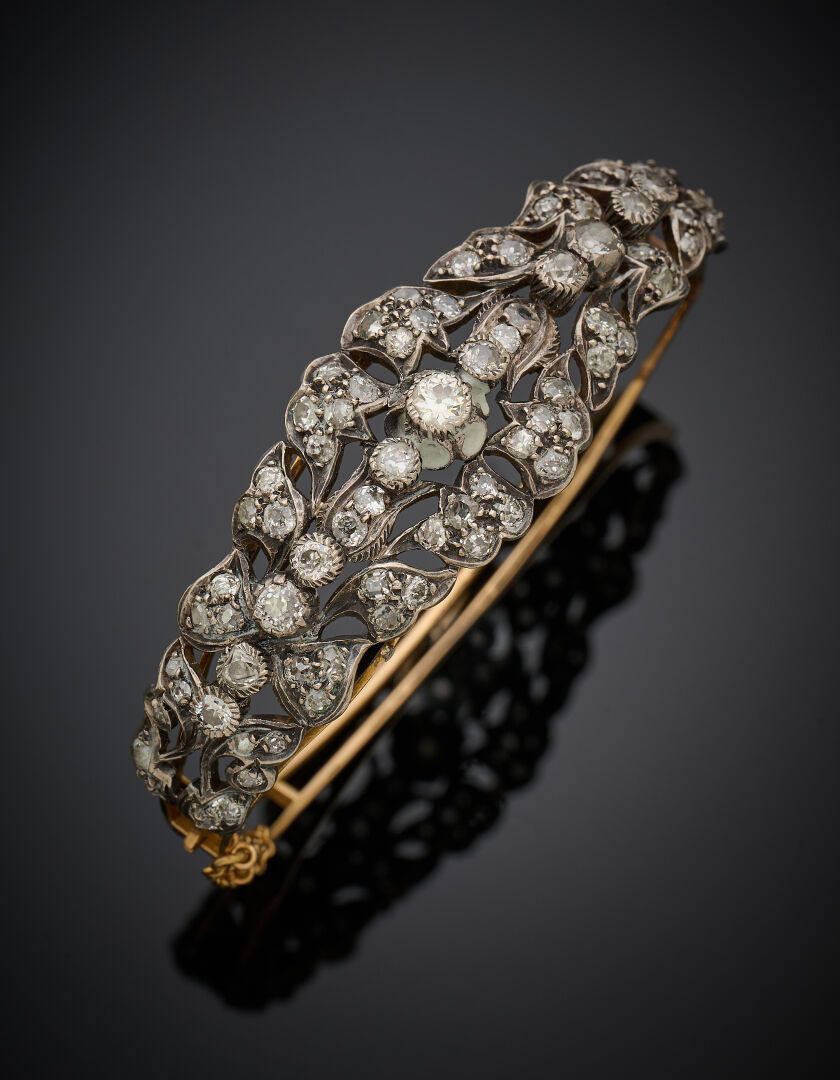 Lot 164 - vente 1244 - BRACELET rigide ouvrant en or… - 2026-08-07T10:00 1 Lot 164 - vente 1244 - BRACELET rigide ouvrant en or… - 2026-08-07T10:00