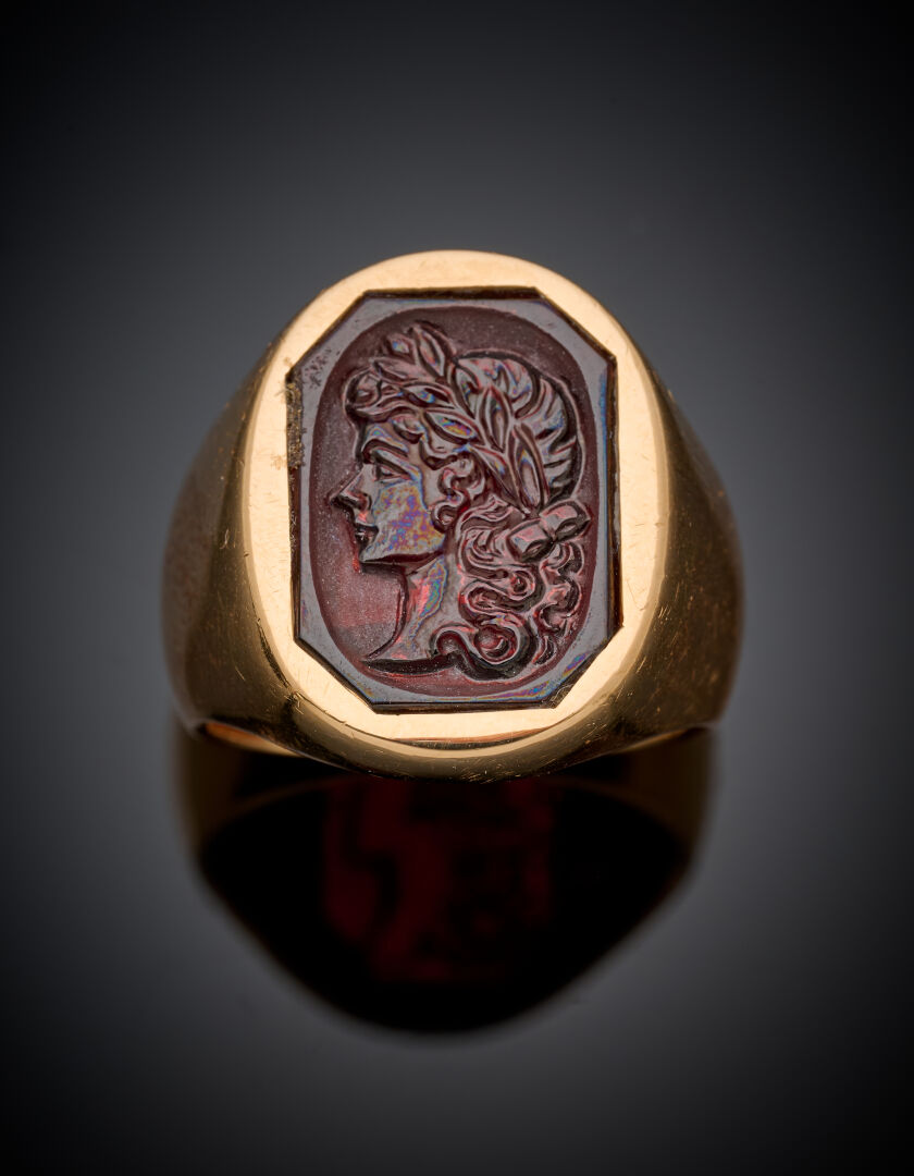 Lot 461 - vente 1244 - BAGUE chevalière en or jaune… - 2026-08-07T10:00 1 Lot 461 - vente 1244 - BAGUE chevalière en or jaune… - 2026-08-07T10:00