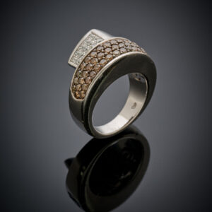 Lot 301 - vente 1244 - Importante BAGUE asymétrique en or… - 2026-08-07T10:00 4 951479756 2