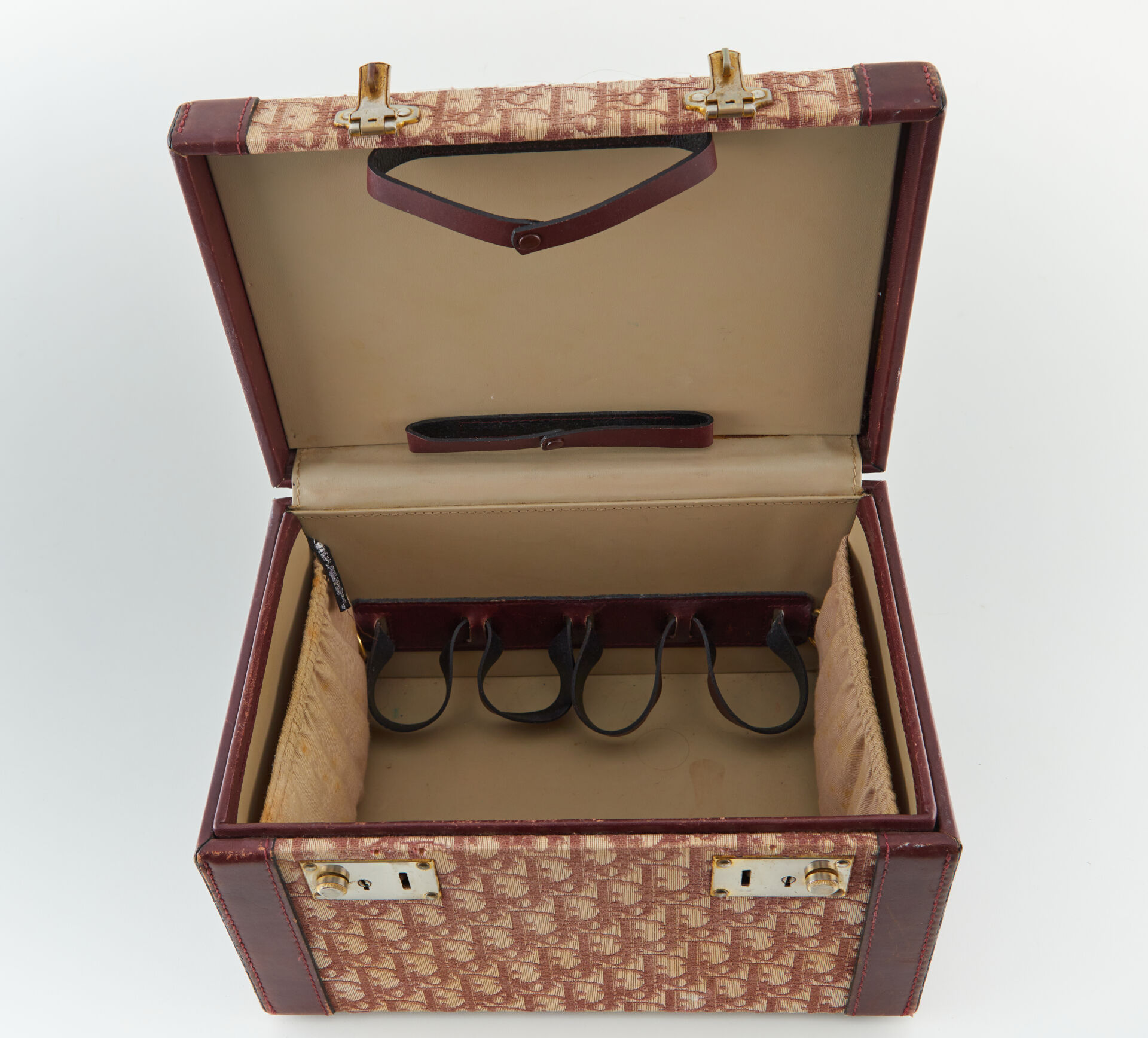 Lot 16 - vente 1318 - CHRISTIAN DIOR - VANITY… - 2026-07-22T20:00 7 Lot 16 - vente 1318 - CHRISTIAN DIOR - VANITY… - 2026-07-22T20:00 – Image 7