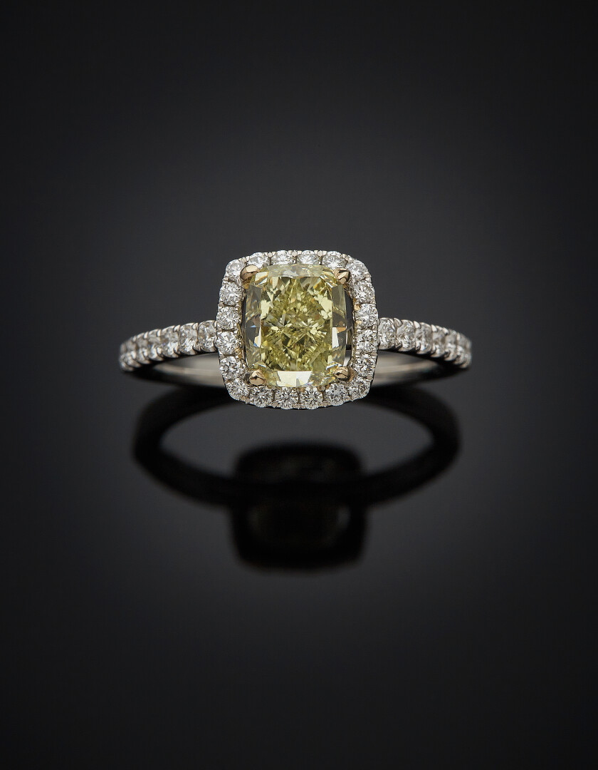 Lot 712 - vente 595 - BAGUE en or gris (750‰)… - 2021-08-08T10:00 1 Lot 712 - vente 595 - BAGUE en or gris (750‰)… - 2021-08-08T10:00