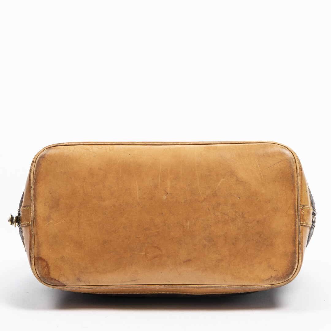 Lot 1031 - vente 676 - VENTE DE PRESTIGE : MODE VINTAGE - 2021-08-08T20:00 6 Lot 1031 - vente 676 - VENTE DE PRESTIGE : MODE VINTAGE - 2021-08-08T20:00 – Image 6