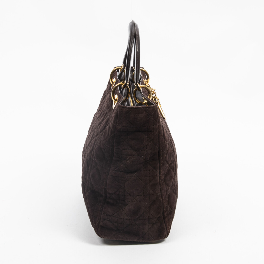 Lot 963 - vente 676 - VENTE DE PRESTIGE : MODE VINTAGE - 2021-08-08T20:00 4 Lot 963 - vente 676 - VENTE DE PRESTIGE : MODE VINTAGE - 2021-08-08T20:00 – Image 4