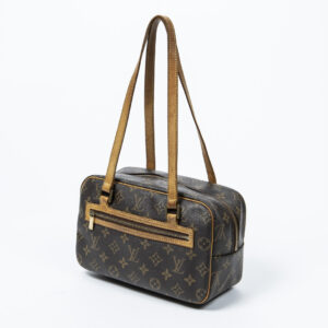 Alternative view of Lot 1041 - vente 676 - VENTE DE PRESTIGE : MODE VINTAGE - 2021-08-08T20:00