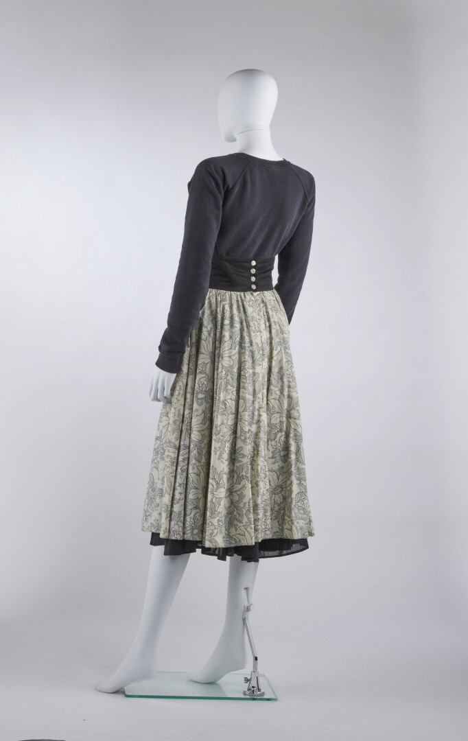 Lot 827 - vente 676 - VENTE DE PRESTIGE : MODE VINTAGE - 2021-08-08T20:00 2 Lot 827 - vente 676 - VENTE DE PRESTIGE : MODE VINTAGE - 2021-08-08T20:00 – Image 2