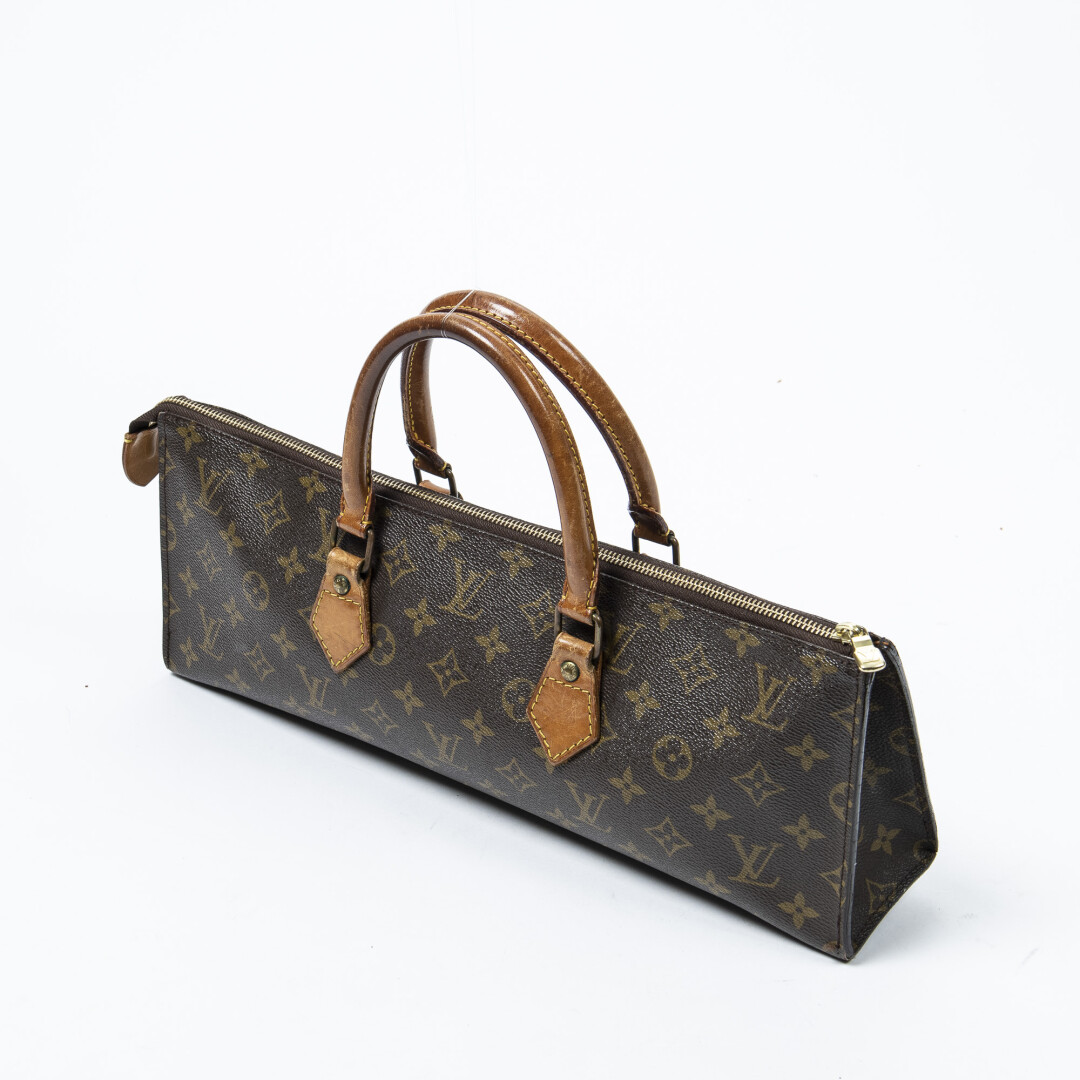 Lot 1000 - vente 676 - VENTE DE PRESTIGE : MODE VINTAGE - 2021-08-08T20:00 2 Lot 1000 - vente 676 - VENTE DE PRESTIGE : MODE VINTAGE - 2021-08-08T20:00 – Image 2