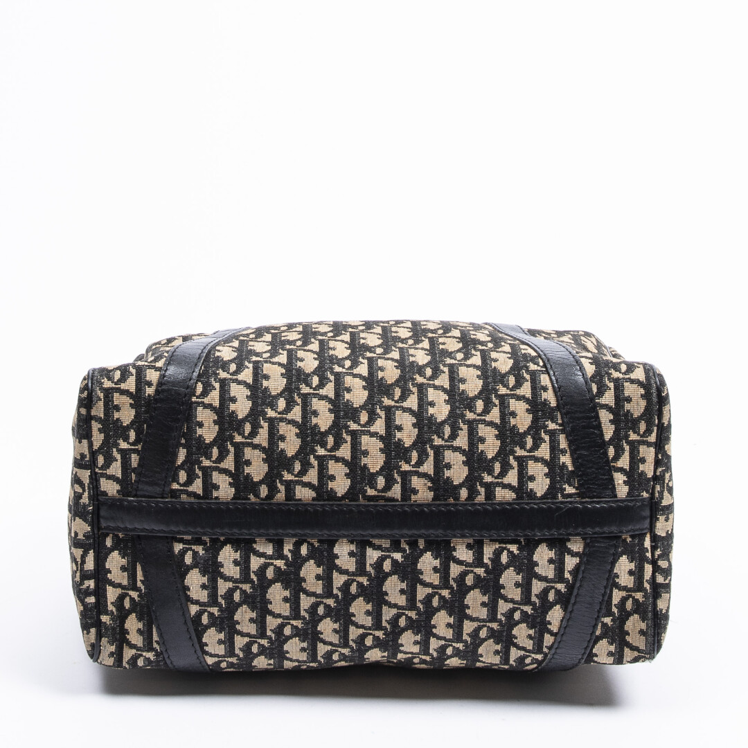 Lot 965 - vente 676 - VENTE DE PRESTIGE : MODE VINTAGE - 2021-08-08T20:00 6 Lot 965 - vente 676 - VENTE DE PRESTIGE : MODE VINTAGE - 2021-08-08T20:00 – Image 6