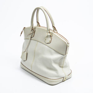 Alternative view of Lot 1046 - vente 676 - VENTE DE PRESTIGE : MODE VINTAGE - 2021-08-08T20:00