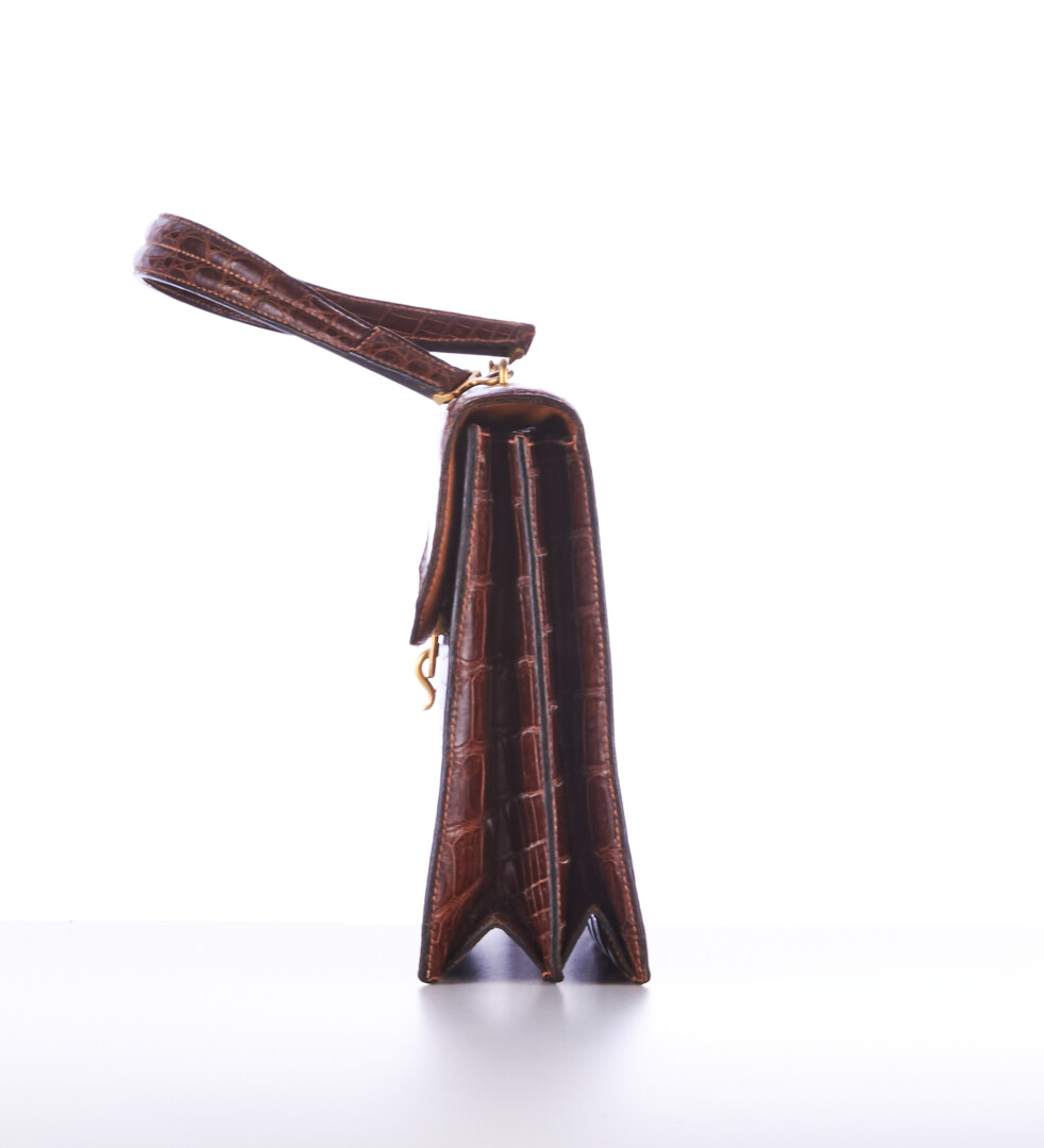 Lot 981 - vente 676 - VENTE DE PRESTIGE : MODE VINTAGE - 2021-08-08T20:00 2 Lot 981 - vente 676 - VENTE DE PRESTIGE : MODE VINTAGE - 2021-08-08T20:00 – Image 2