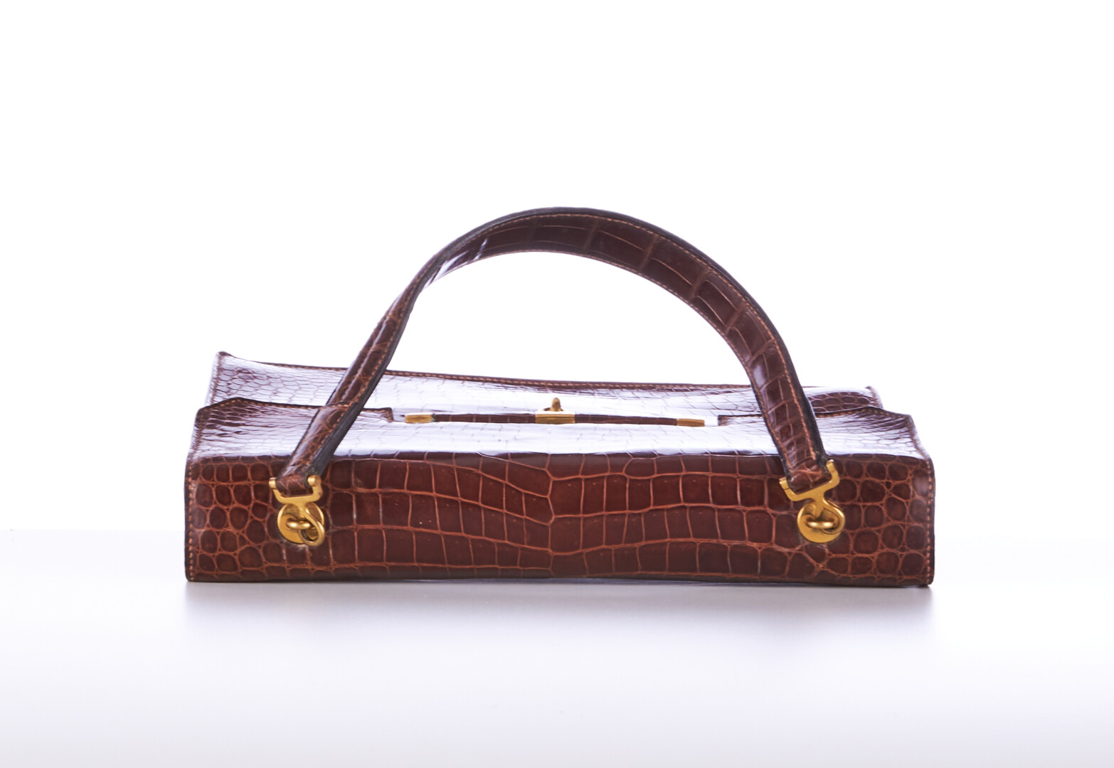 Lot 981 - vente 676 - VENTE DE PRESTIGE : MODE VINTAGE - 2021-08-08T20:00 6 Lot 981 - vente 676 - VENTE DE PRESTIGE : MODE VINTAGE - 2021-08-08T20:00 – Image 6