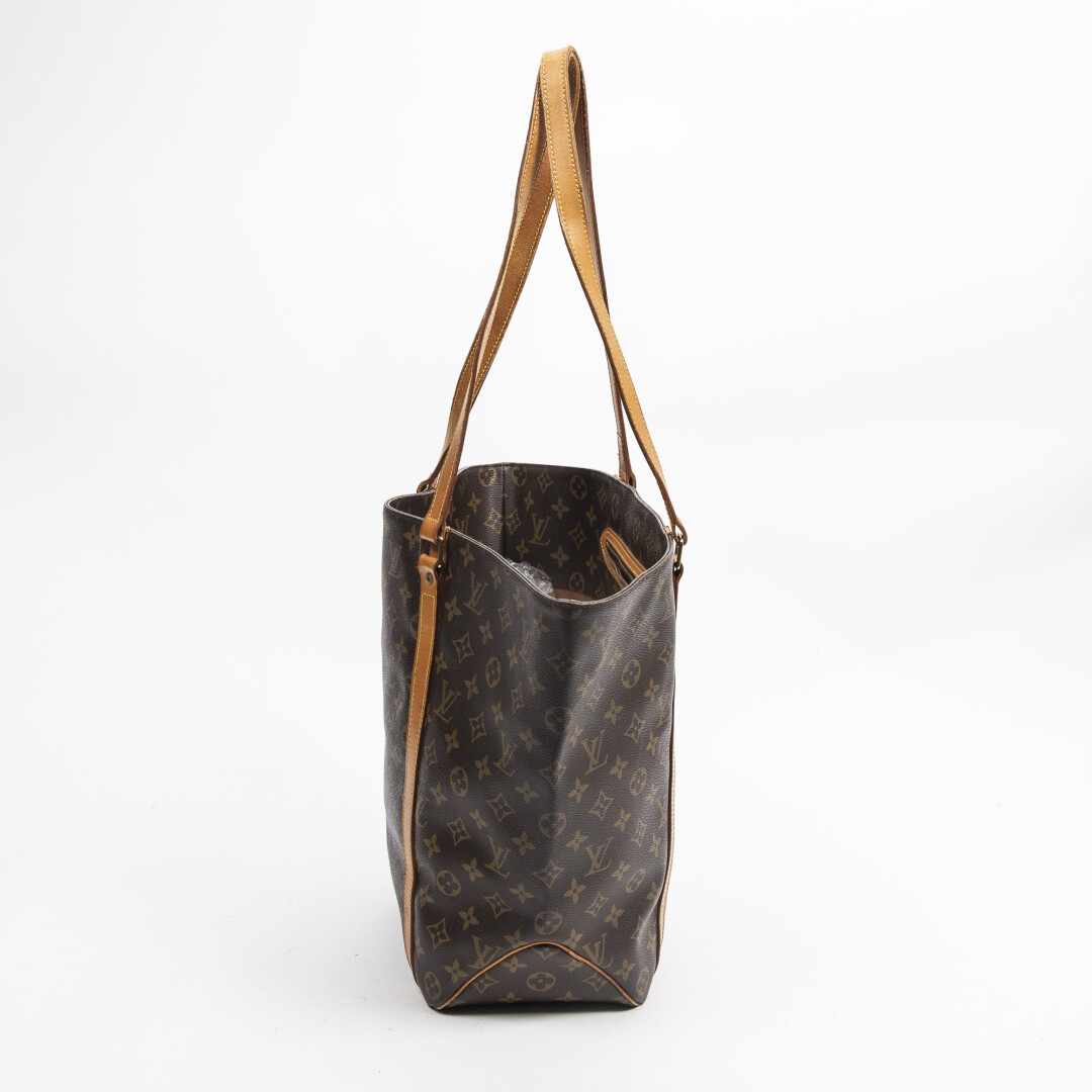 Lot 1030 - vente 676 - VENTE DE PRESTIGE : MODE VINTAGE - 2021-08-08T20:00 3 Lot 1030 - vente 676 - VENTE DE PRESTIGE : MODE VINTAGE - 2021-08-08T20:00 – Image 3