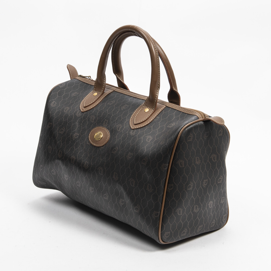 Lot 962 - vente 676 - VENTE DE PRESTIGE : MODE VINTAGE - 2021-08-08T20:00 2 Lot 962 - vente 676 - VENTE DE PRESTIGE : MODE VINTAGE - 2021-08-08T20:00 – Image 2