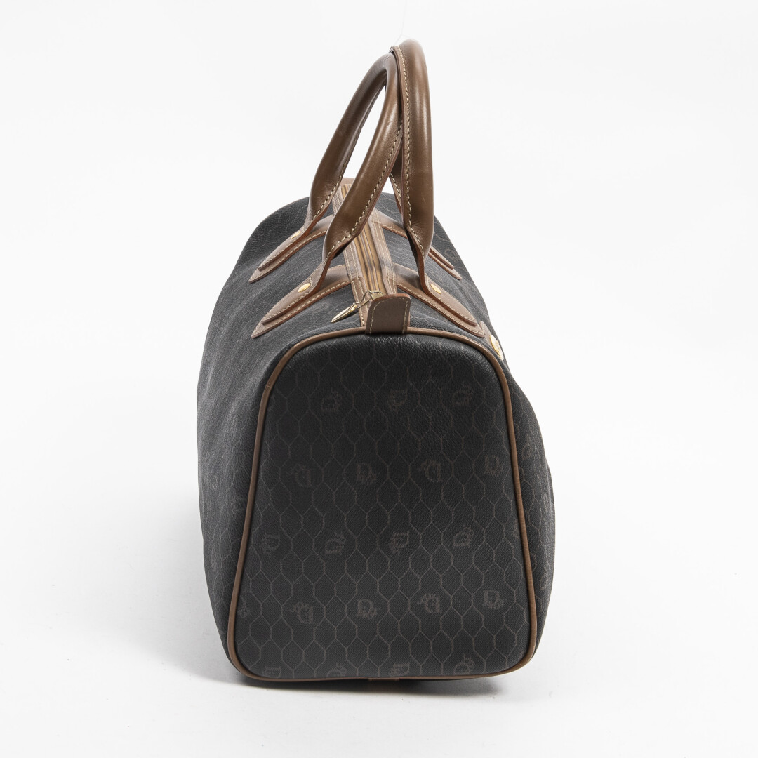 Lot 962 - vente 676 - VENTE DE PRESTIGE : MODE VINTAGE - 2021-08-08T20:00 4 Lot 962 - vente 676 - VENTE DE PRESTIGE : MODE VINTAGE - 2021-08-08T20:00 – Image 4