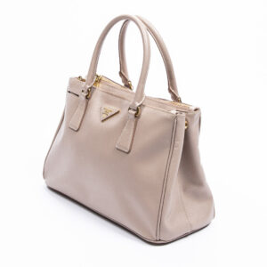 Alternative view of Lot 1063 - vente 676 - VENTE DE PRESTIGE : MODE VINTAGE - 2021-08-08T20:00