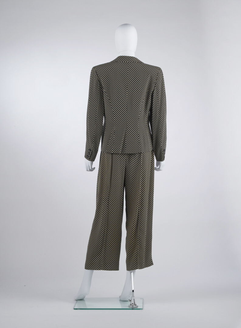 Lot 859 - vente 676 - VENTE DE PRESTIGE : MODE VINTAGE - 2021-08-08T20:00 2 Lot 859 - vente 676 - VENTE DE PRESTIGE : MODE VINTAGE - 2021-08-08T20:00 – Image 2