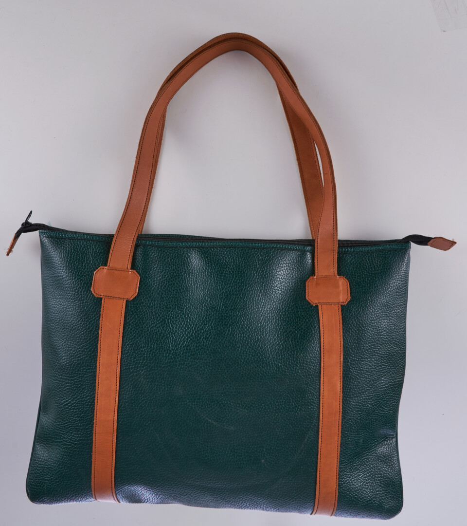 Lot 813 - vente 676 - VENTE DE PRESTIGE : MODE VINTAGE - 2021-08-08T20:00 3 Lot 813 - vente 676 - VENTE DE PRESTIGE : MODE VINTAGE - 2021-08-08T20:00 – Image 3